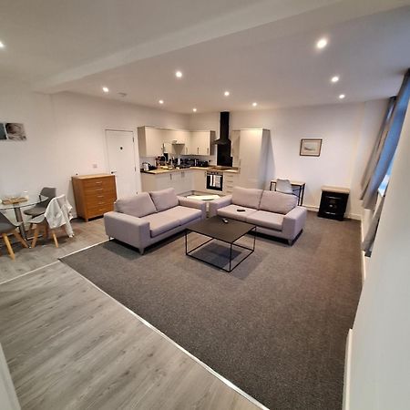 Centre Of The Town Apartment Whitchurch  Exterior foto