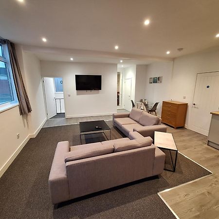 Centre Of The Town Apartment Whitchurch  Exterior foto