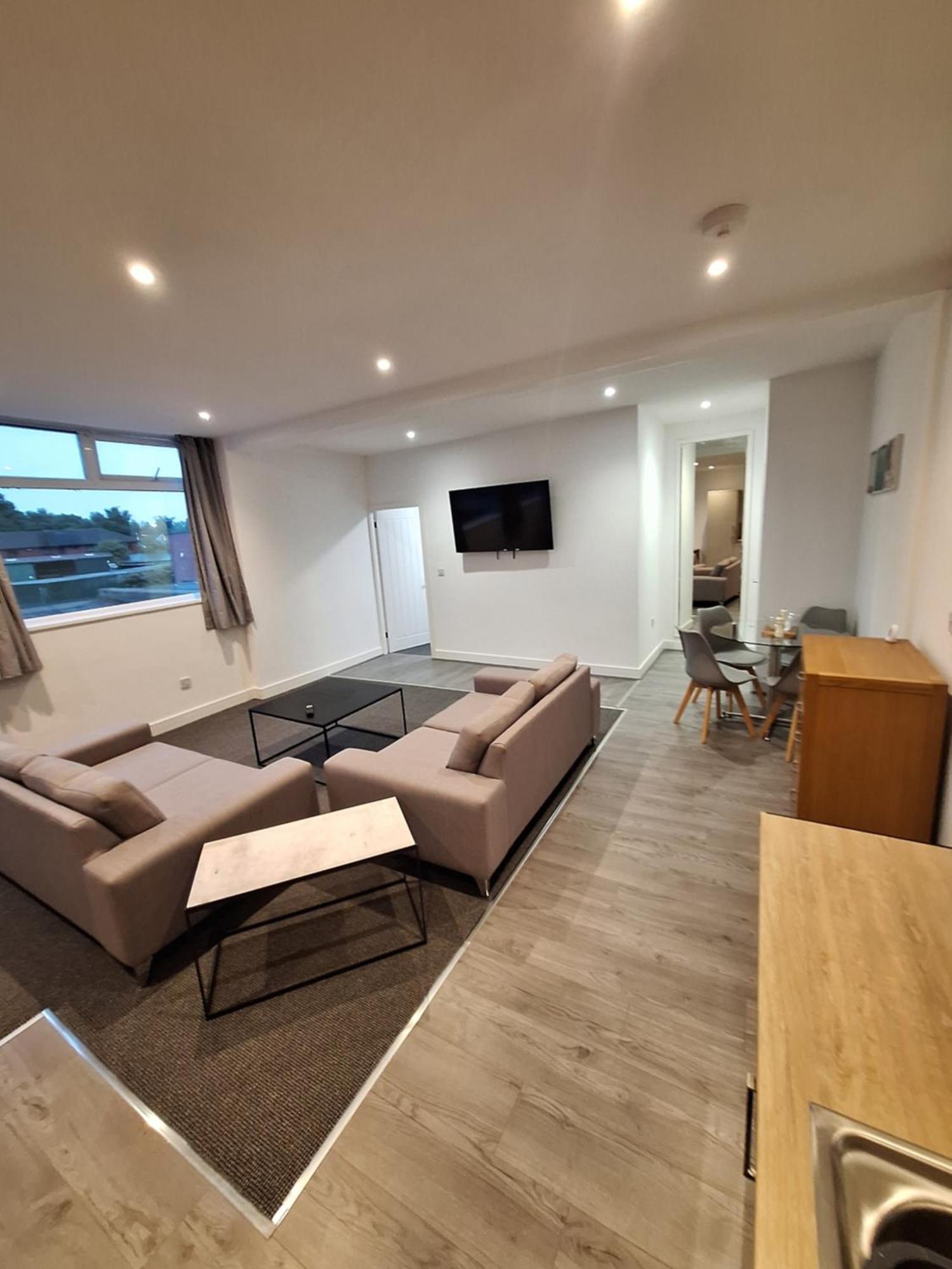 Centre Of The Town Apartment Whitchurch  Exterior foto