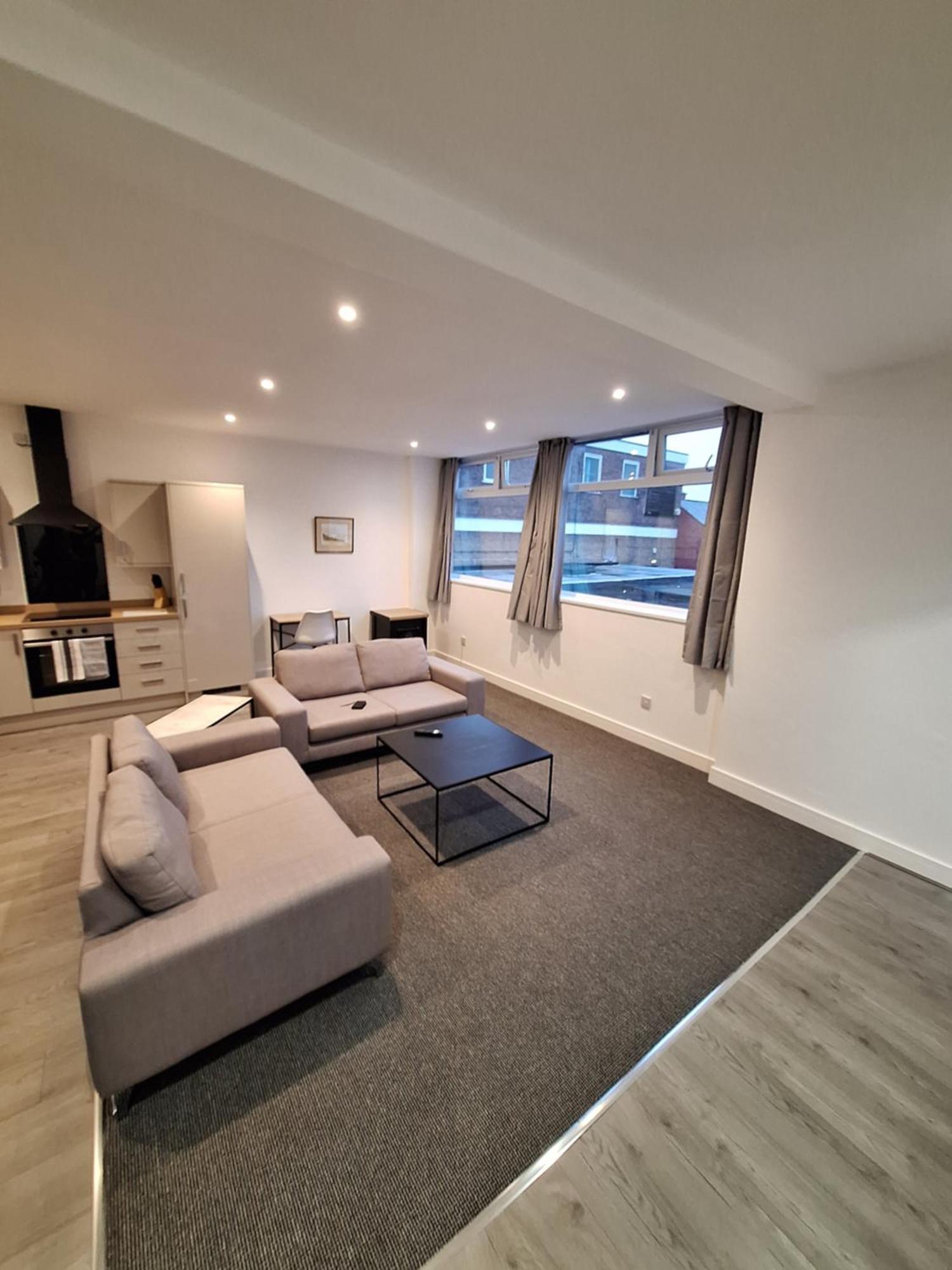 Centre Of The Town Apartment Whitchurch  Exterior foto