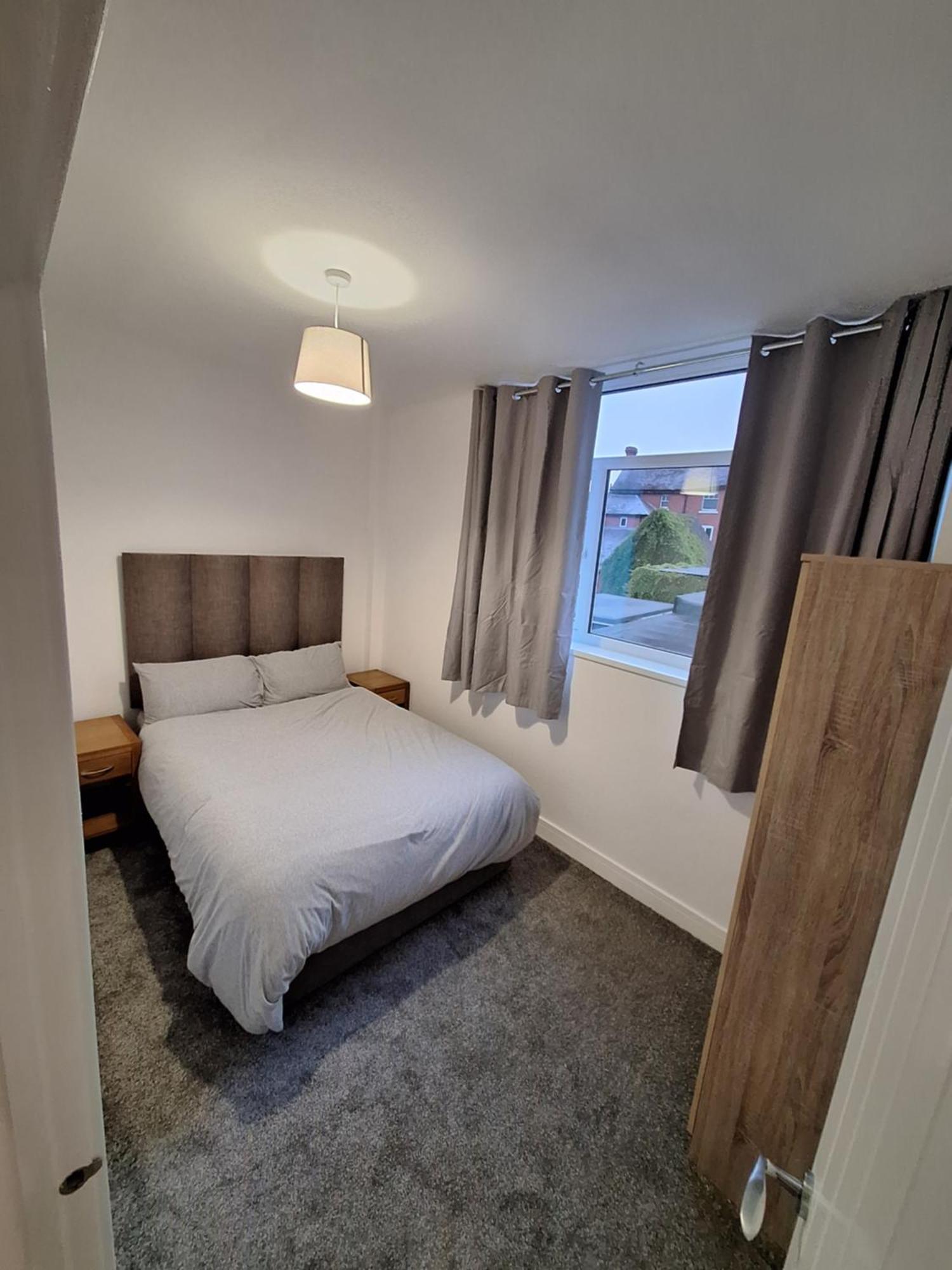 Centre Of The Town Apartment Whitchurch  Exterior foto